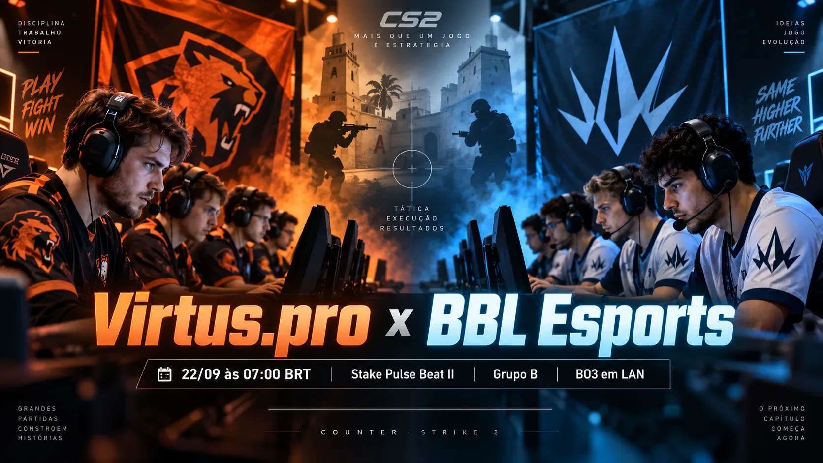 Capa horizontal de e-sports com duas equipes em estações LAN, iluminação laranja e azul e referência visual a CS2.